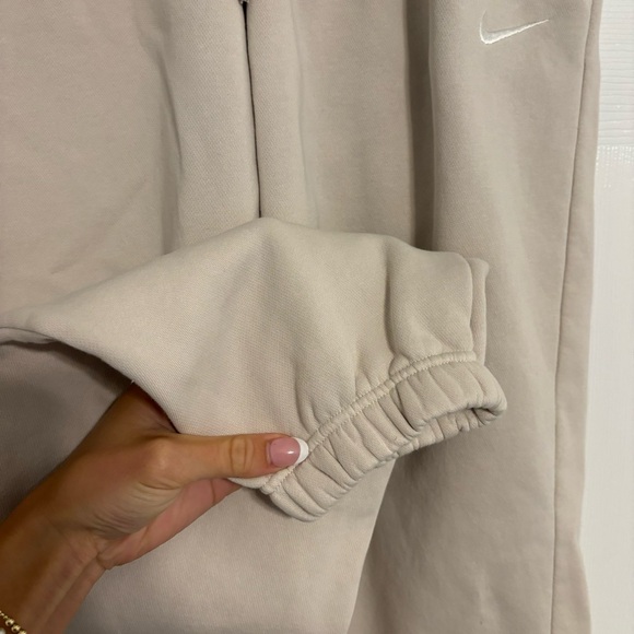 Nike Sportswear Cream Joggers - Picture 5 of 6
